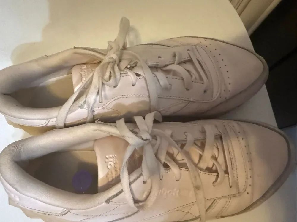 REEBOK Women's Pineapple Spikes Classic Leather Sneaker Shoes Pink Size 8